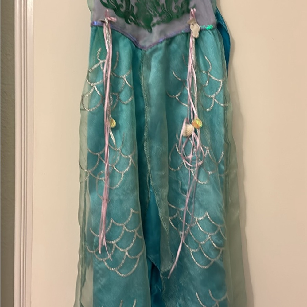 mermaid costume with seashell designs. Size 5/6